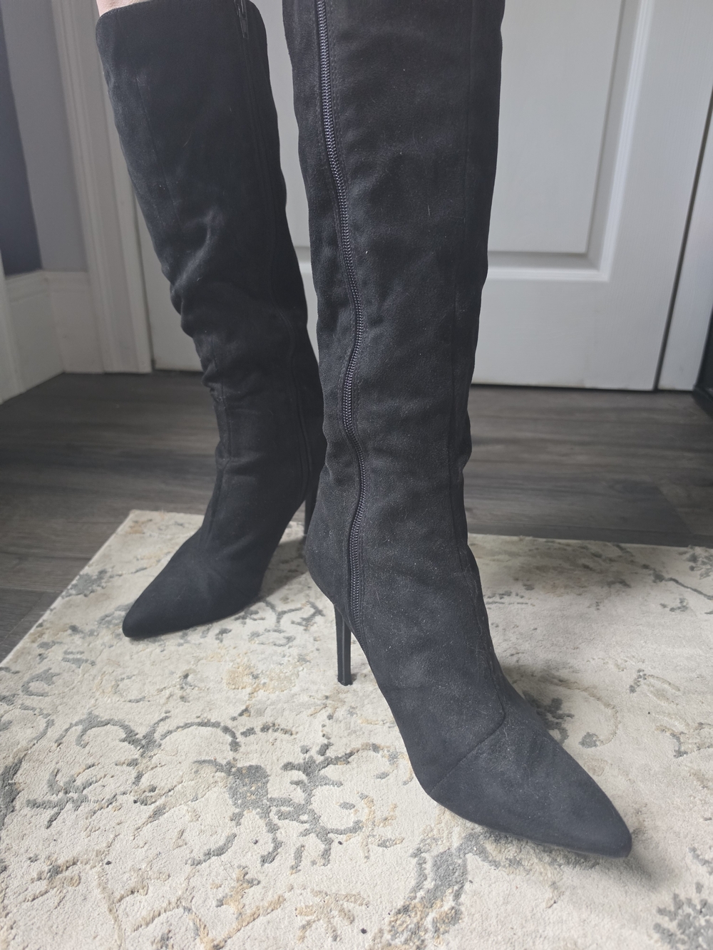 Thalia Sodi Black Knee-High Pointed-Toe Stiletto Boots